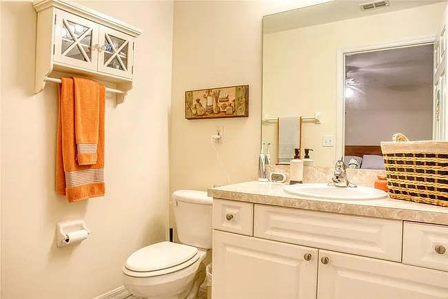 3455 Village Green Ct — Photo 10