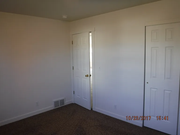 2716 W Villard St — Photo 14