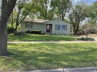 3017 Dickens Ave, Manhattan, KS 66503