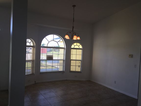 2nd image of 601 SW Grove Ave