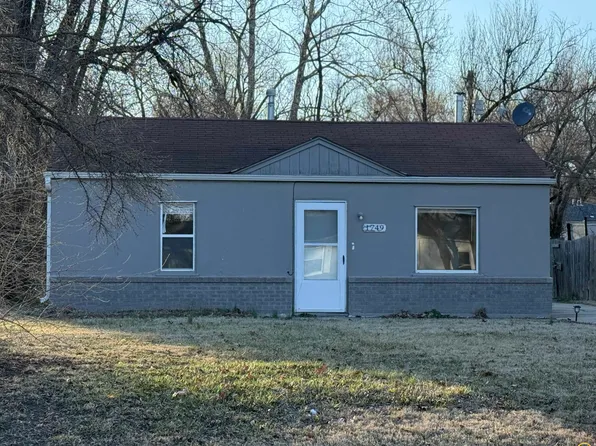 1749 SW Green Acres Ave, Topeka, KS 66604