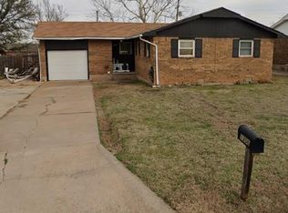 1306 SE Barclay Rd, Lawton, OK 73501