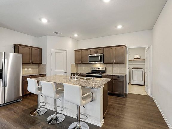 4th image of 6229 Bracken Dr