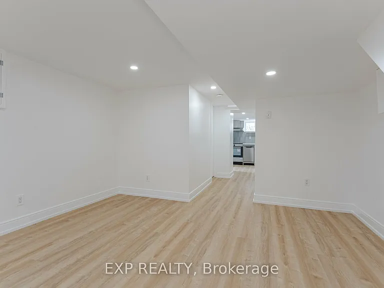 716 Brock Ave #B — Photo 12
