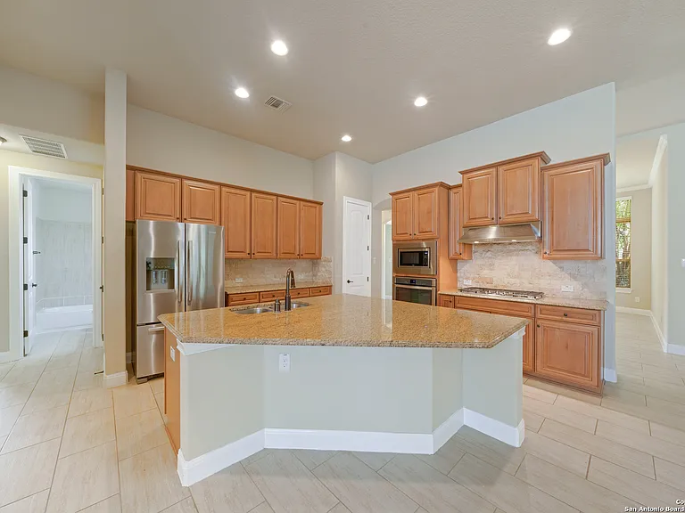 42 Avalon Park — Photo 12