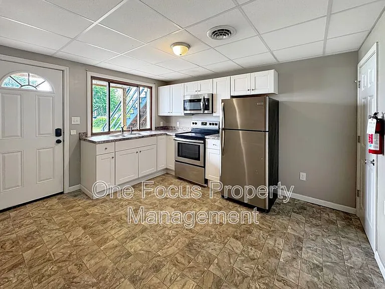 476 W Main St — Photo 1