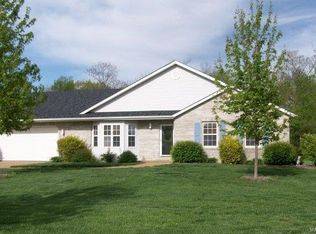 32 Hillsborough Dr, Collinsville, IL 62234