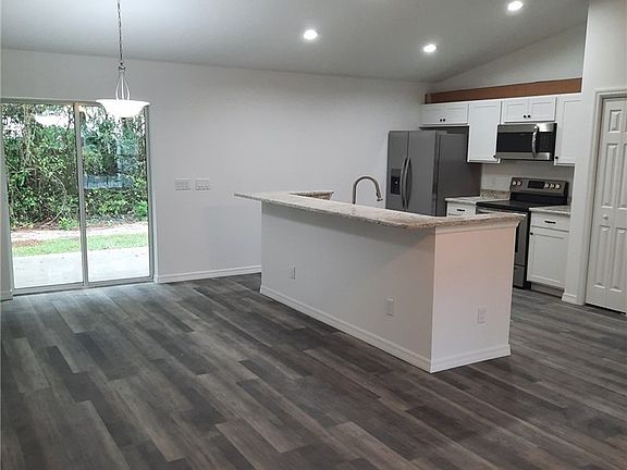 3rd image of 605 Howard St