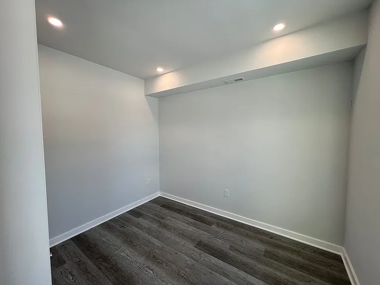 1516 18th St SE — Photo 12