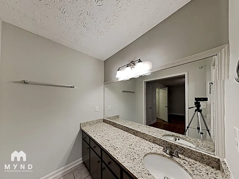 588 Henderson Rd — Photo 10