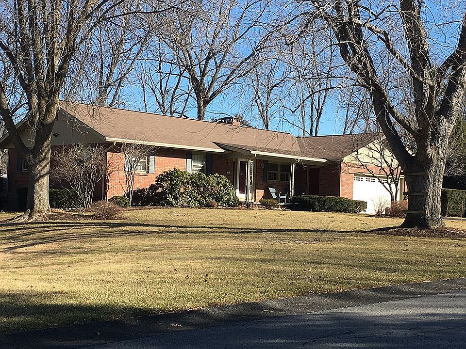1st image of 22 Springwood Manor Dr