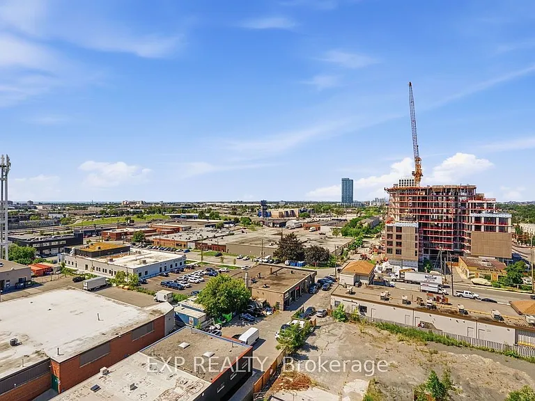 859 The Queensway #905 — Photo 31