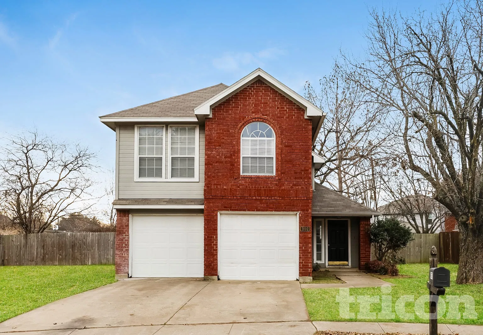 900 Freshwood Court Arlington TX — Photo 1