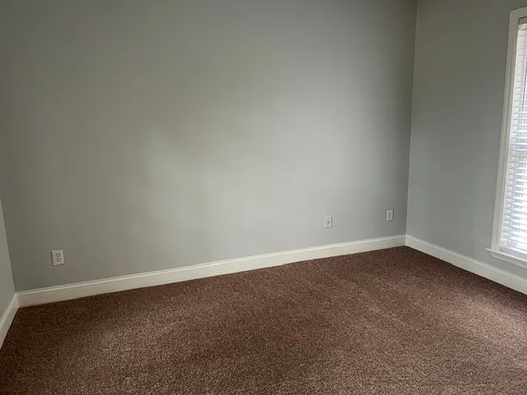 127 Chesapeake Ct — Photo 11
