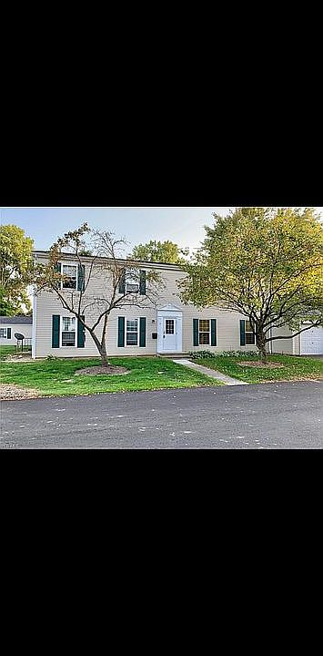 1st image of 11 Valley Forge Ln
