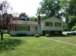 1189 Country Club Dr, Williamsport, PA 17701