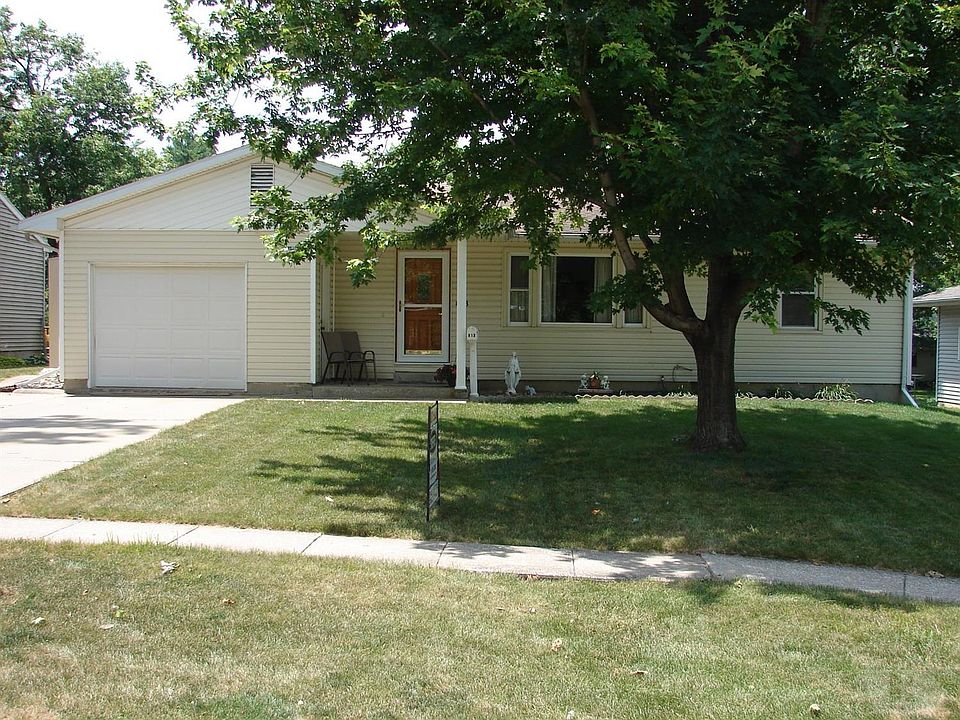 1st image of 813 N College Ave