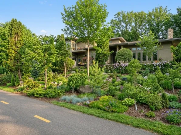 2864 Irving Ave S, Minneapolis, MN 55408