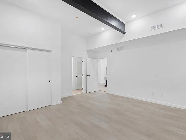 3211 Cedar St #208 — Photo 18