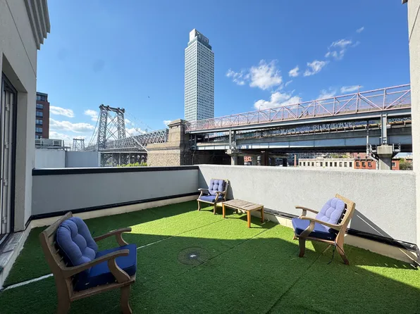 428 Wythe Avenue image 1 of 7