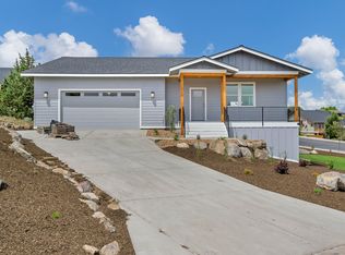 2309 SW Valleyview Dr, Redmond, OR 97756