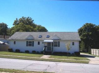 1350 Easton Dr, Akron, OH 44310