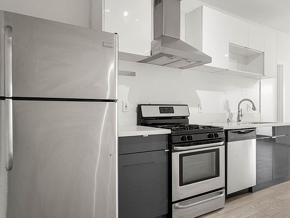 2nd image of 4018 Monroe St #4022