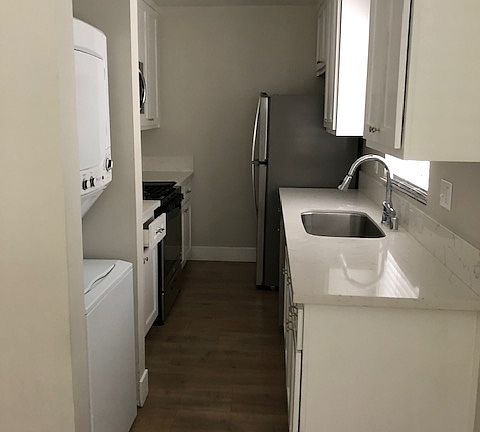 2nd image of 827 E Washington Blvd #831