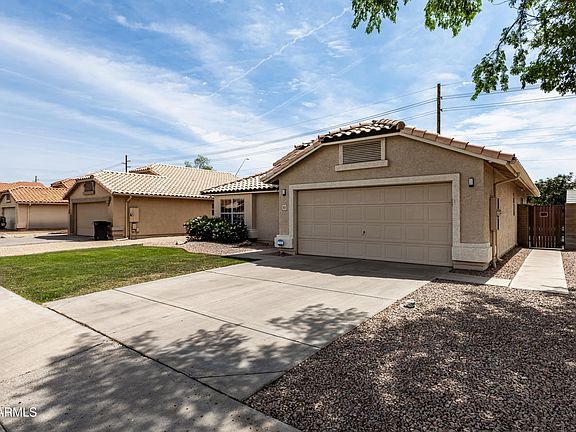 2nd image of 653 W NARANJA Avenue