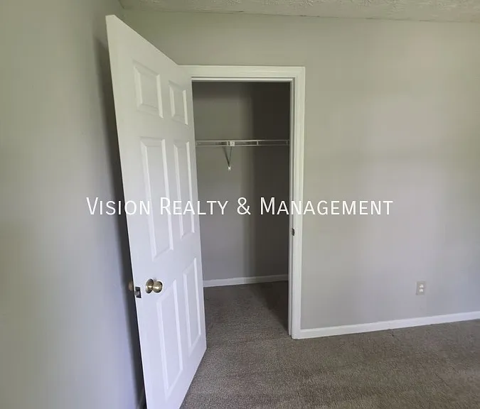 985 S Lassetter Cir — Photo 26