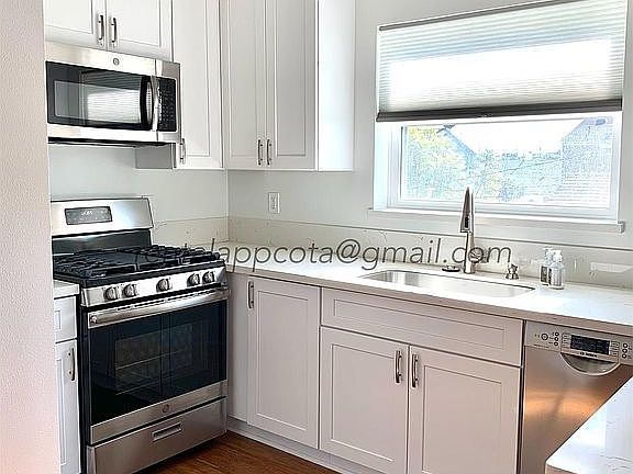 4th image of 1013 Cota Ave