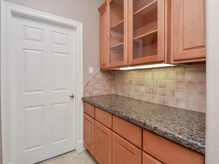 5835 Stratford Gardens Dr — Photo 5
