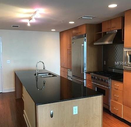 4th image of 1120 E Kennedy Blvd Unit 515