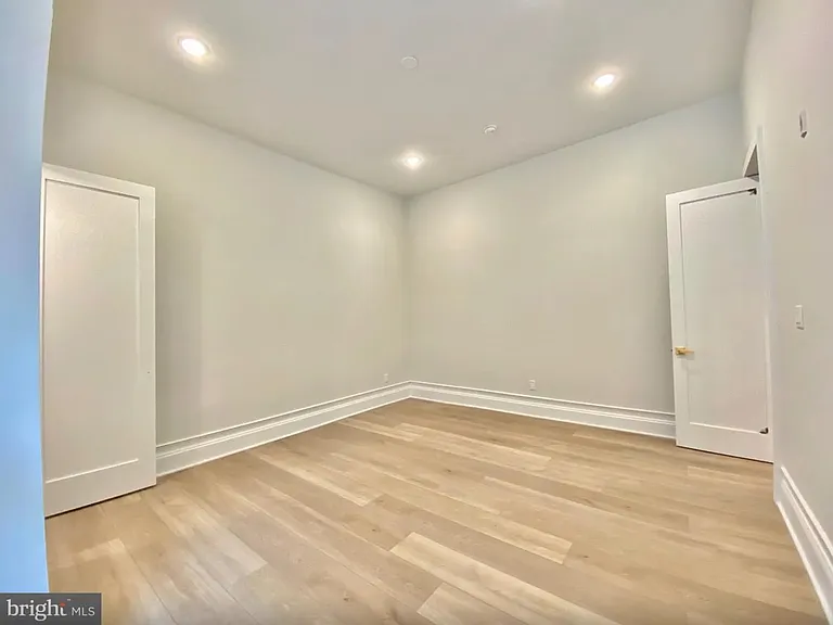 1824 Chestnut St #22 — Photo 20