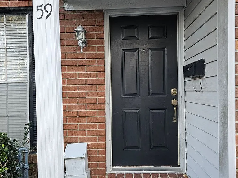 59 Knollwood Cir — Photo 1