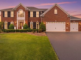 29 Dickinson Xing, Fairport, NY 14450