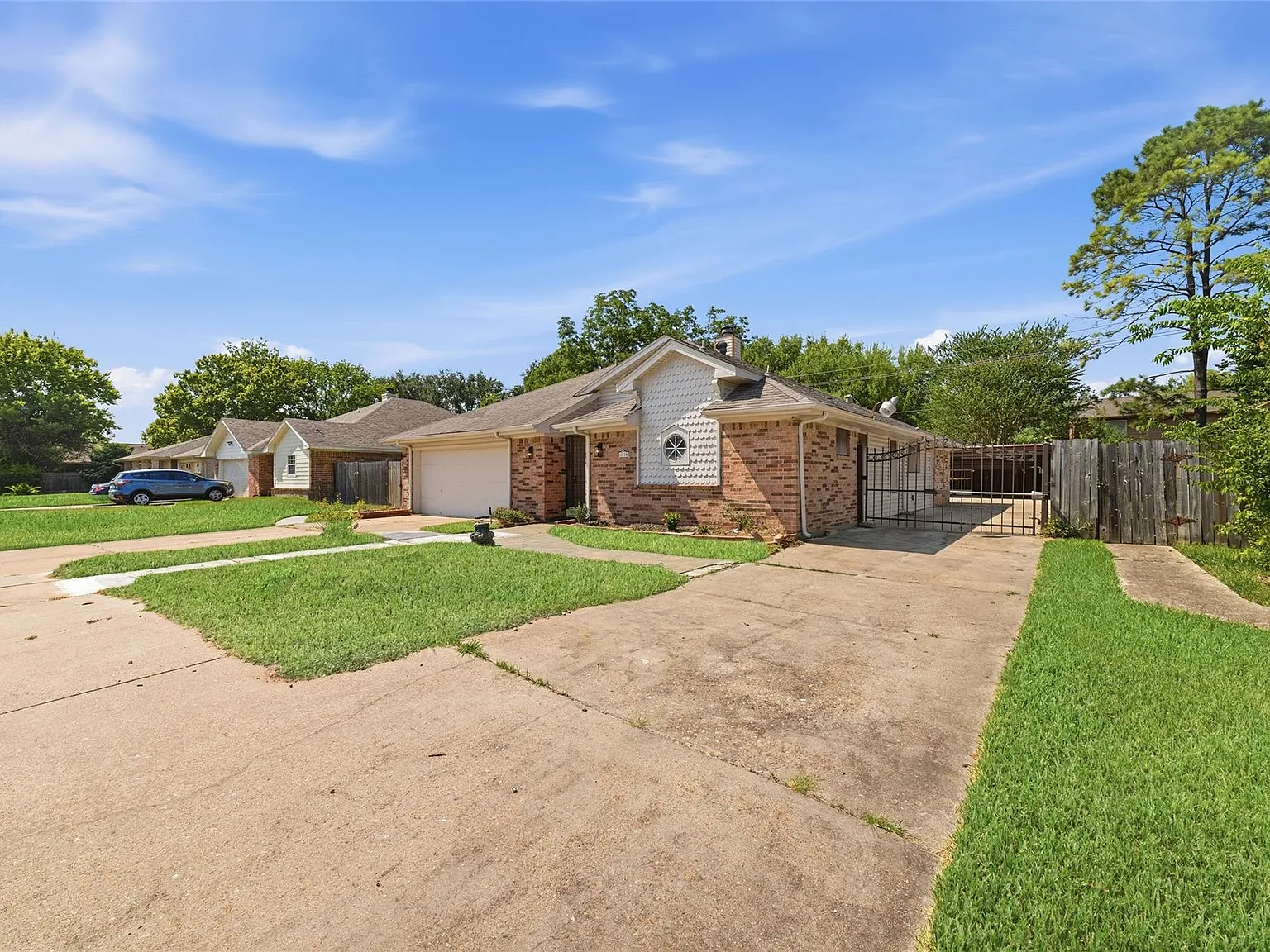 3 bed, 2.0 bath, 1772 sqft, $1,950 — Photo 2