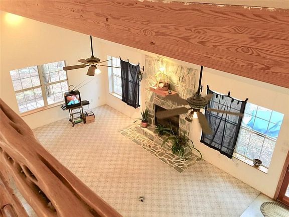 3rd image of 1850 N Rainbow Ranch Rd