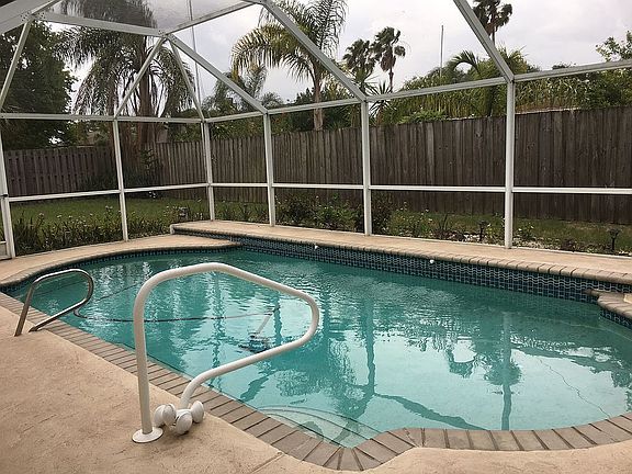 2nd image of 3075 Woodsmill Dr