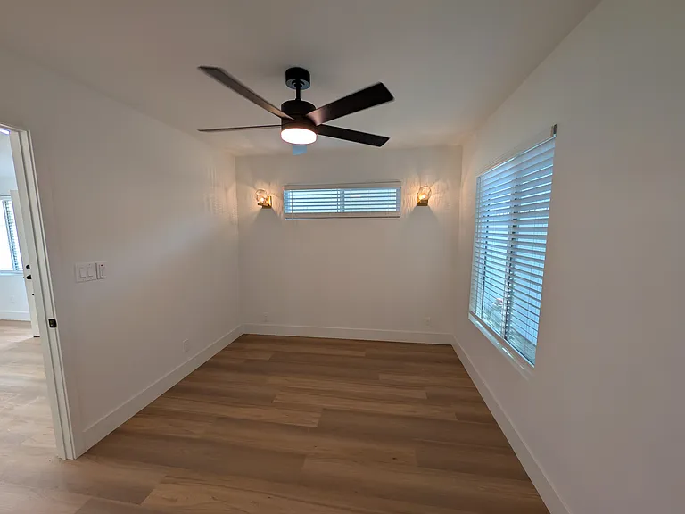 419 W Riverside Dr #C — Photo 5