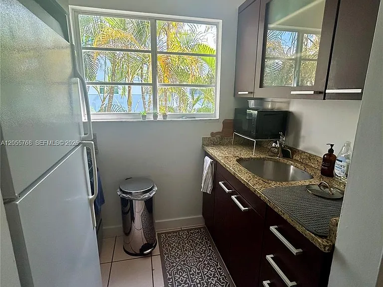 345 Collins Ave #4 — Photo 7