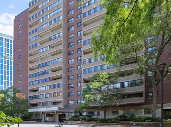 2 Hawthorne Pl APT 10K, Boston, MA 02114