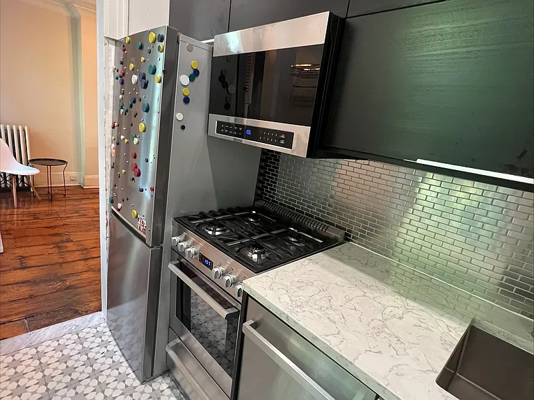 115 Bergen St #2 — Photo 4