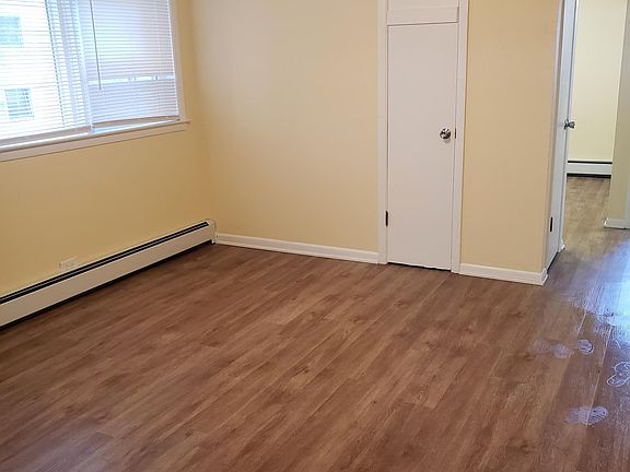 5th image of 3053 N Narragansett Ave E