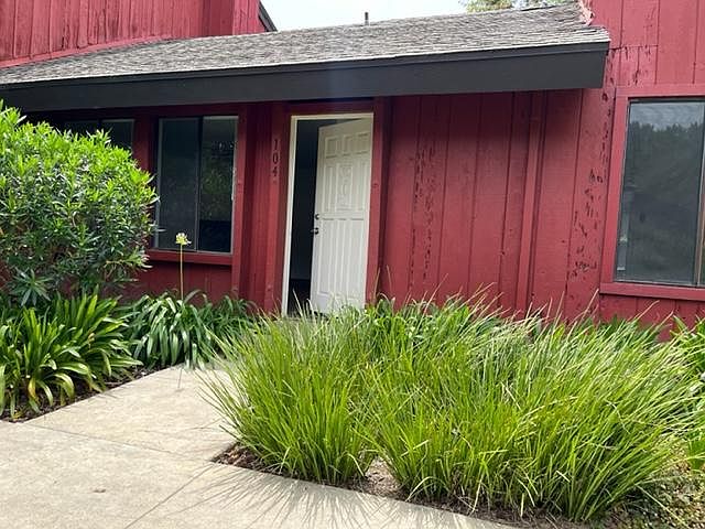 1st image of 434 S Clovis Ave