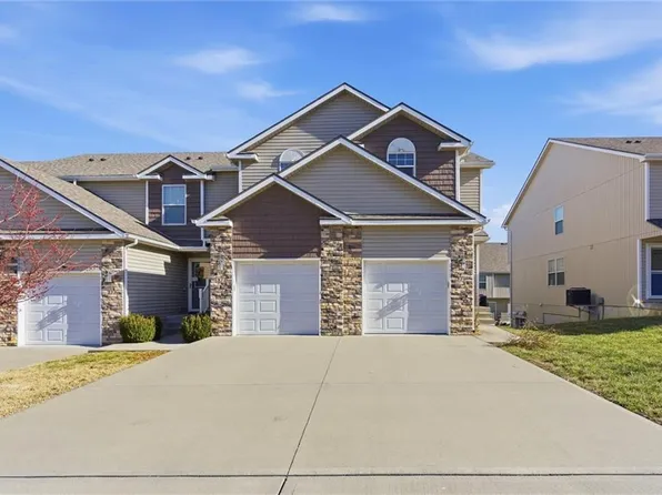 219 Pointe Ln, Raymore, MO 64083