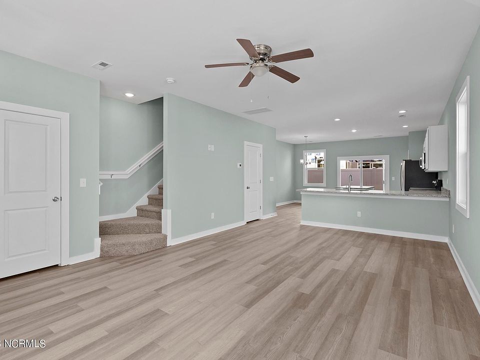 1st image of 411 Sunfish Ln