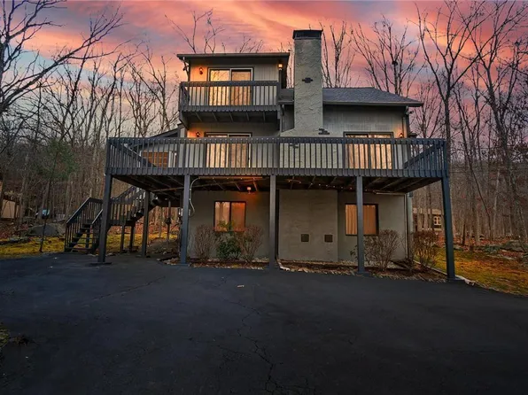 5611 Decker Rd, Bushkill, PA 18324