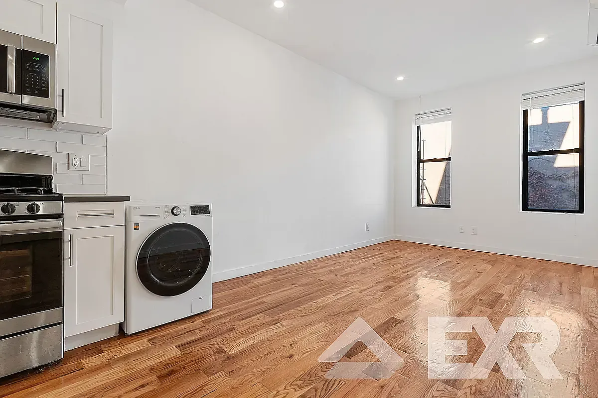 453 Irving Avenue — Photo 2