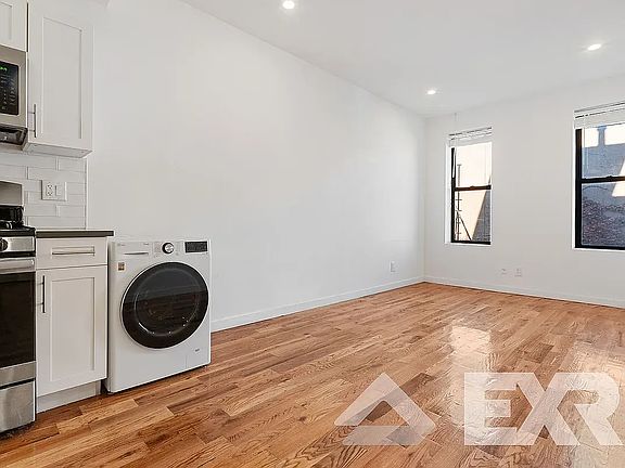 2nd image of 453 Irving Ave #2A